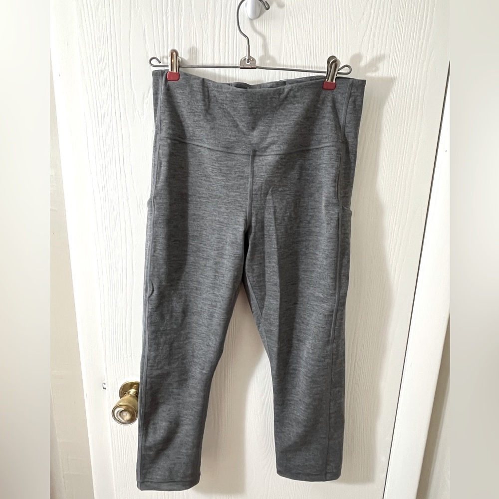 Athleta grey capri leggings, Size small